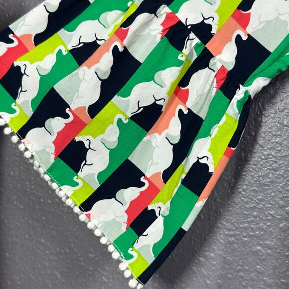 Crown & Ivy Top Petite Large Flowy Elephant Parade Print Peasant  Green - Picture 4 of 6